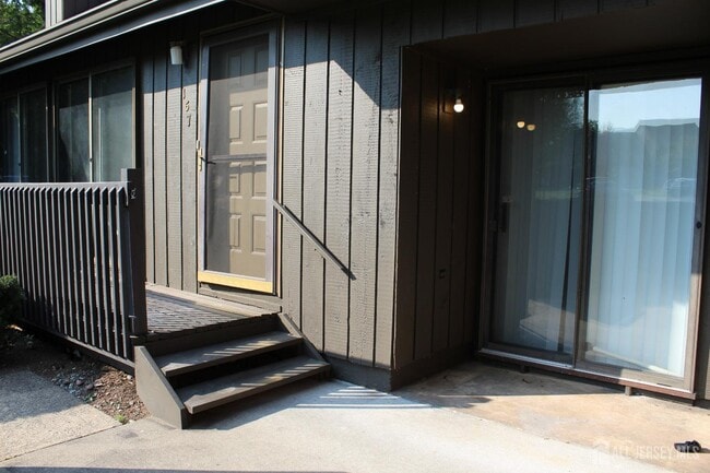 Building Photo - 157 Westgate Dr