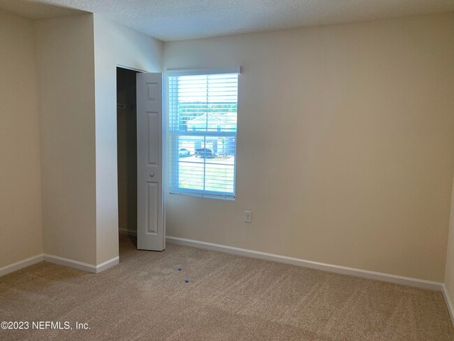 Building Photo - 112 Barley St