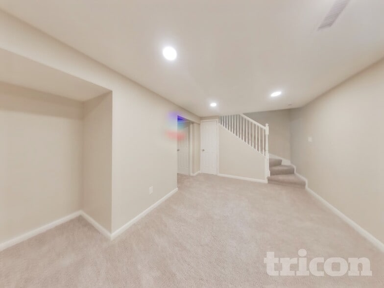 Building Photo - 13032 Thyme Ct