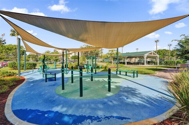 Building Photo - 1200 St Charles Pl