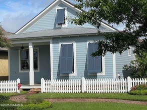Building Photo - 403 Stonemont Rd