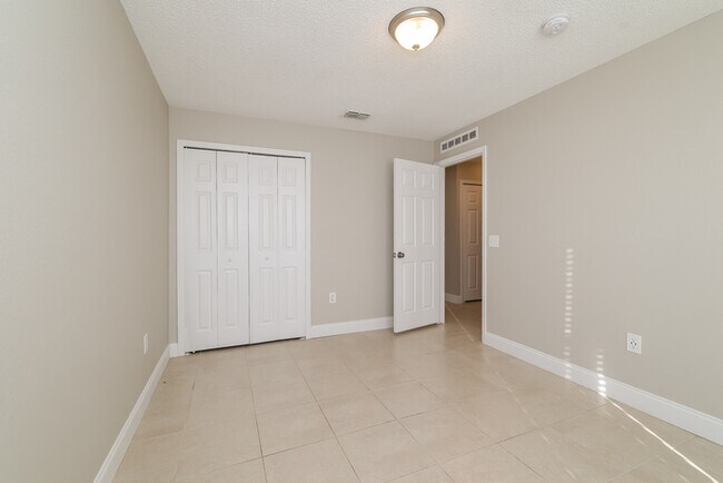 Building Photo - Spacious Comfort Meets Modern Touches