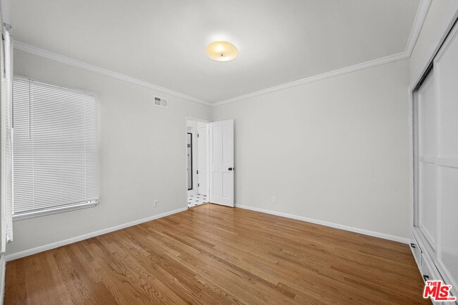 Building Photo - 4316 Bellaire Ave