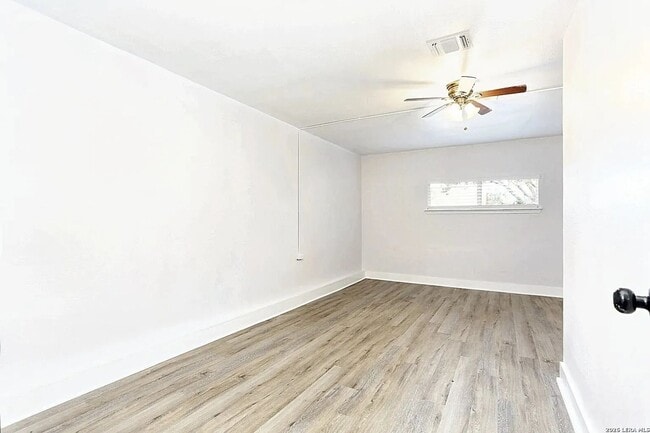 Building Photo - Single Story 3-Bedroom Home