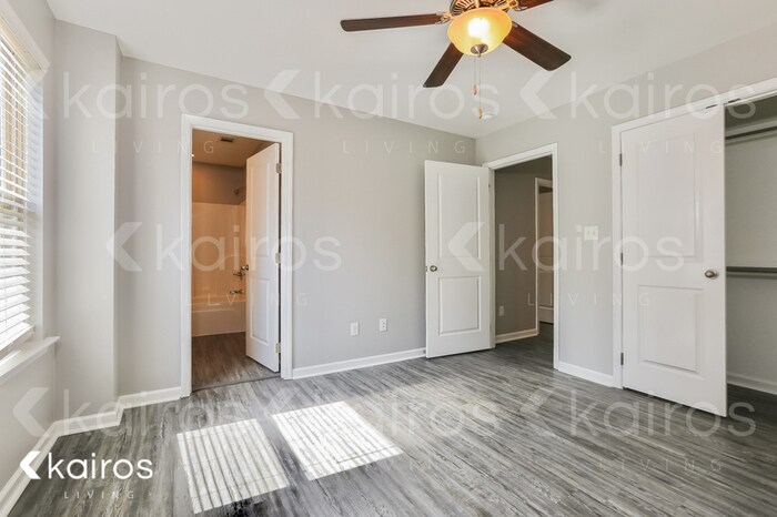 Building Photo - 1918 Perry St