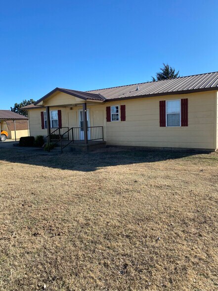 Building Photo - 3311 8th St