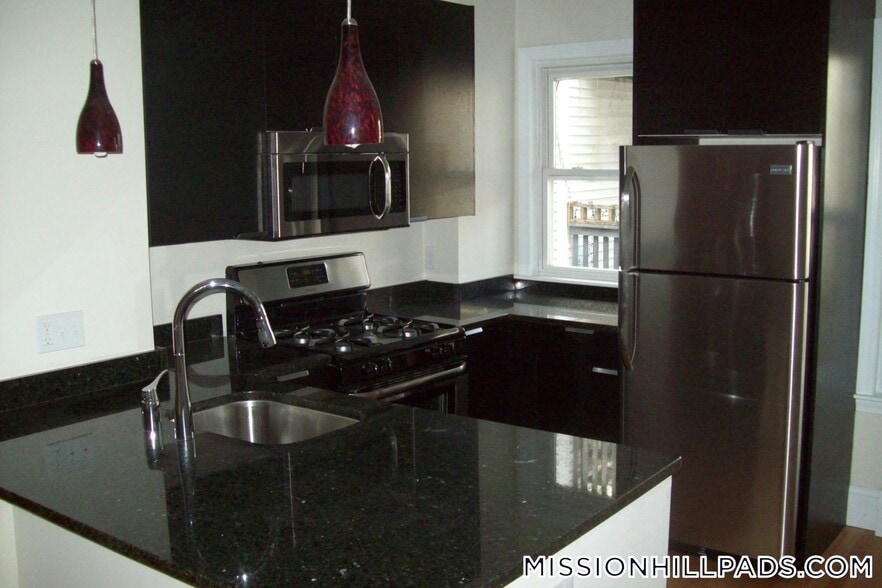 Building Photo - 14 Parker Hill Ave