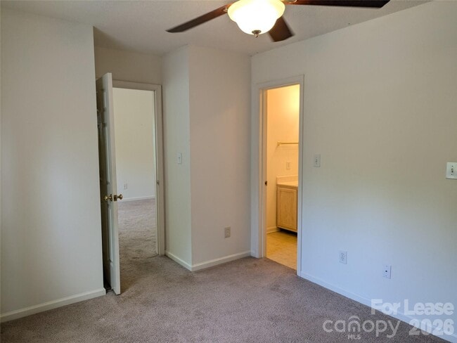 Building Photo - 108 Bogey Ln