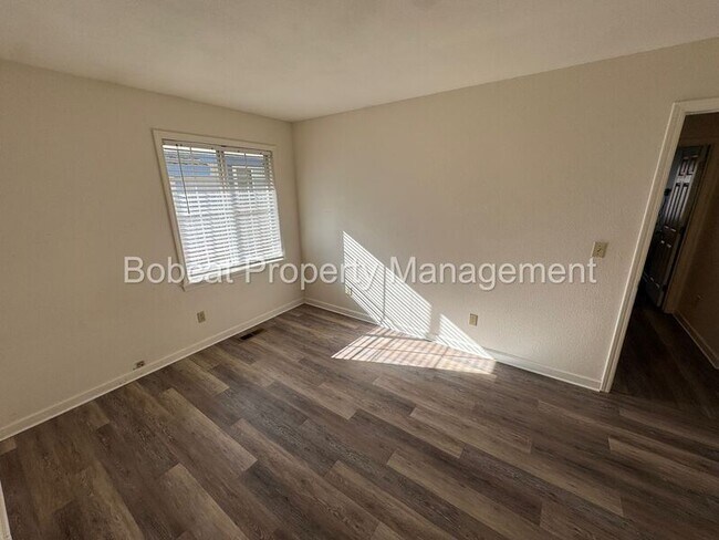 Building Photo - 326 Sandalwood Dr