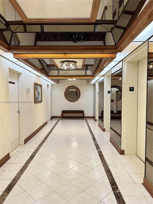 Building Photo - 18151 NE 31st Ct