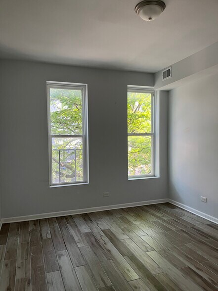 Bedroom 1 - 1527 W 18th St