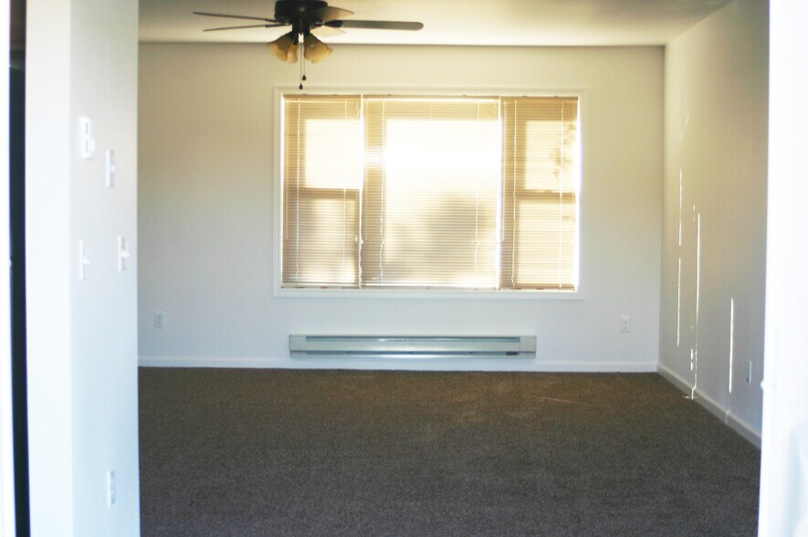 Building Photo - 631 Oakmont Rd