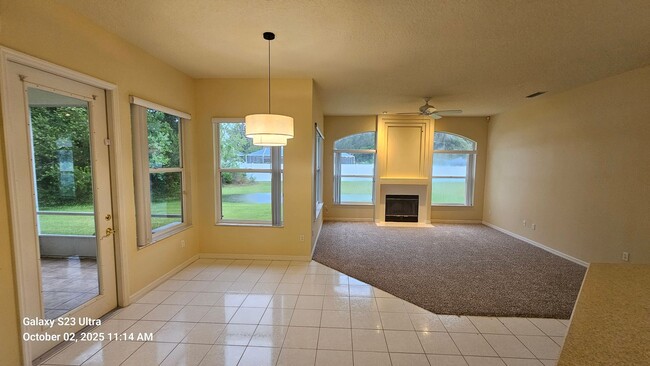 Building Photo - Spacious 4 Bedroom Home in Breakaway Trail...