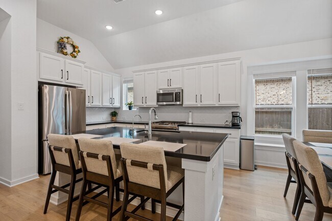 Building Photo - 15727 Autumn Sun Court