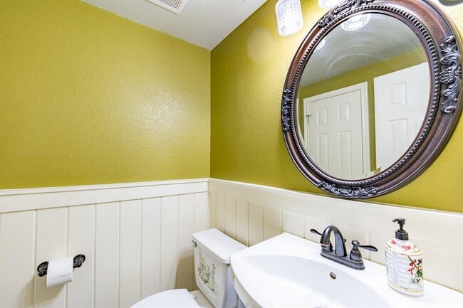 Building Photo - 730 Nelson Ranch Rd