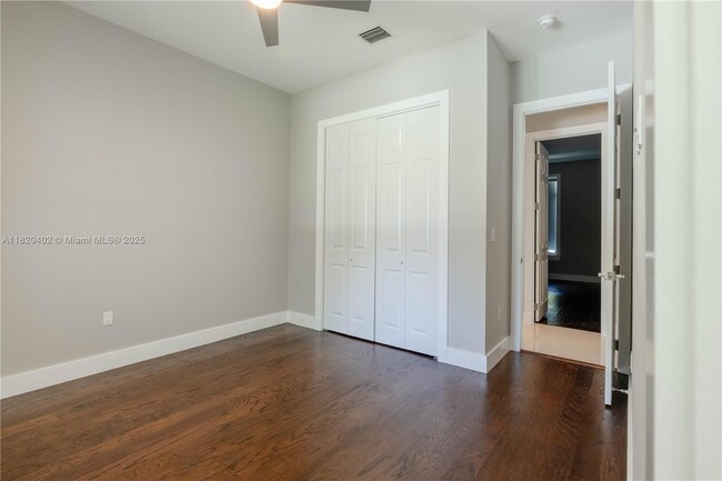 Building Photo - 6090 SW 116th St