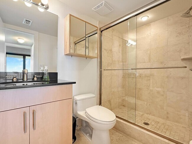 Building Photo - 3000 N Ocean Dr