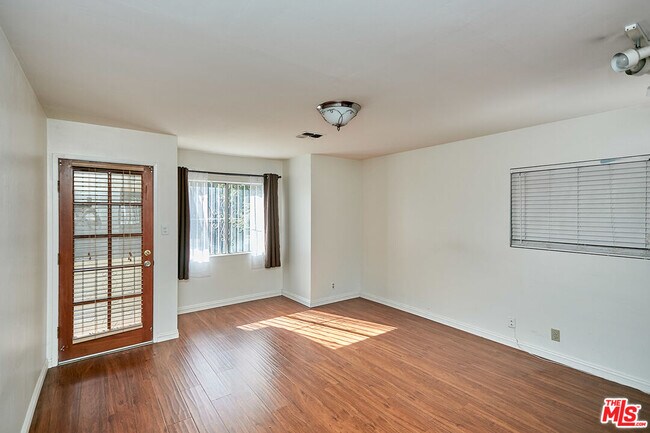 Building Photo - 1253 Keniston Ave