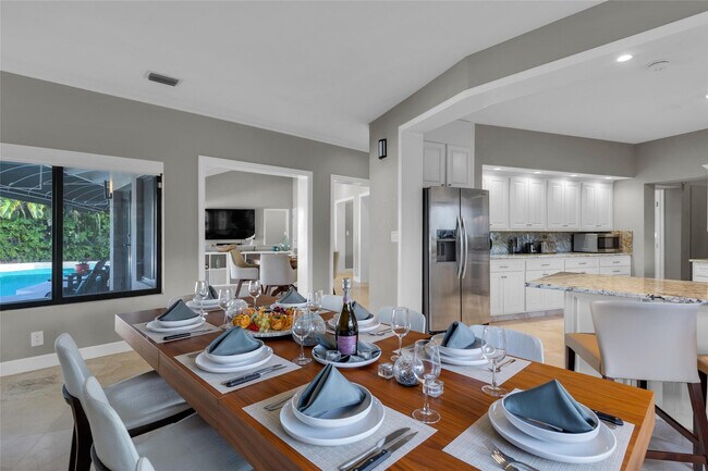 Building Photo - 616 Riviera Isle Dr