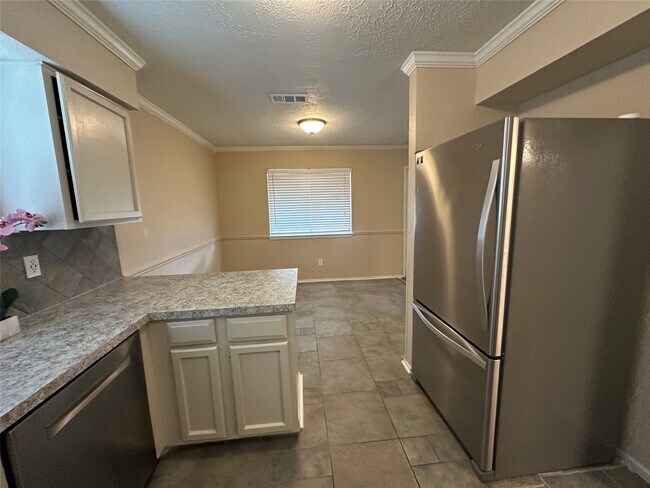 Building Photo - 7646 Western Oak Ln