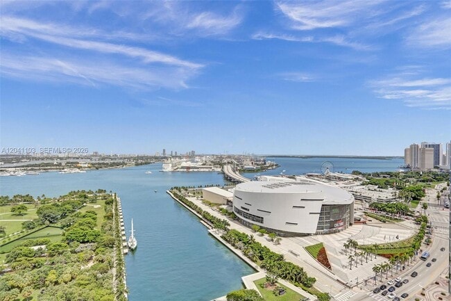 Building Photo - 900 Biscayne Blvd