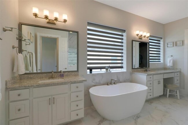 Building Photo - 702 Tomichi Trl