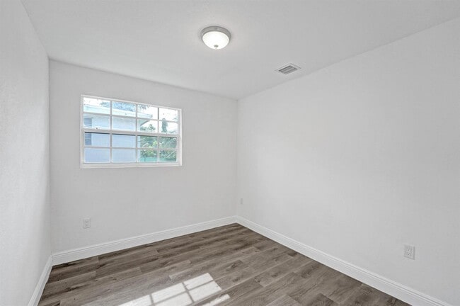 Building Photo - $1,995 435 NW 82ns Terrace Ter #2