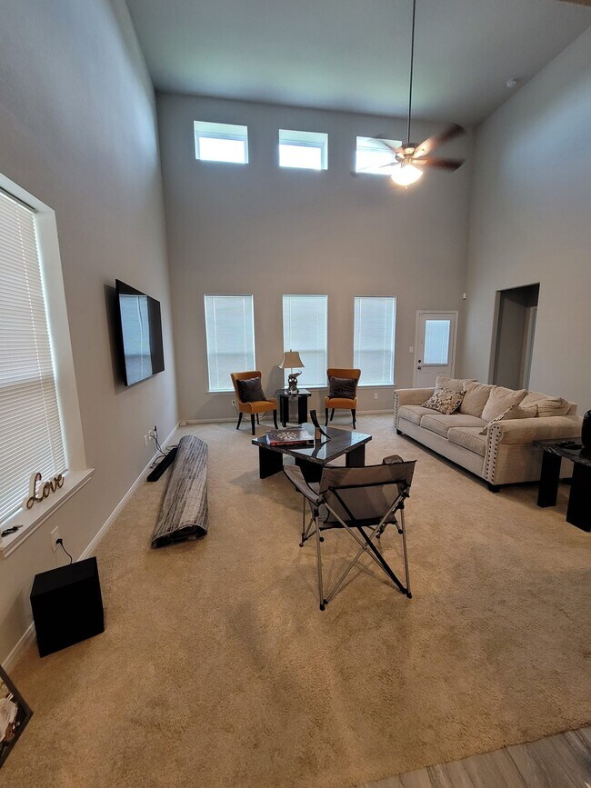 Building Photo - 4418 Hronas Dr