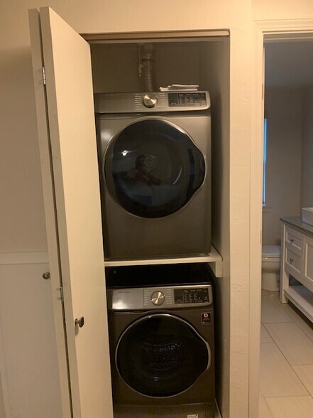 Laundry - 3754 E County Line Rd