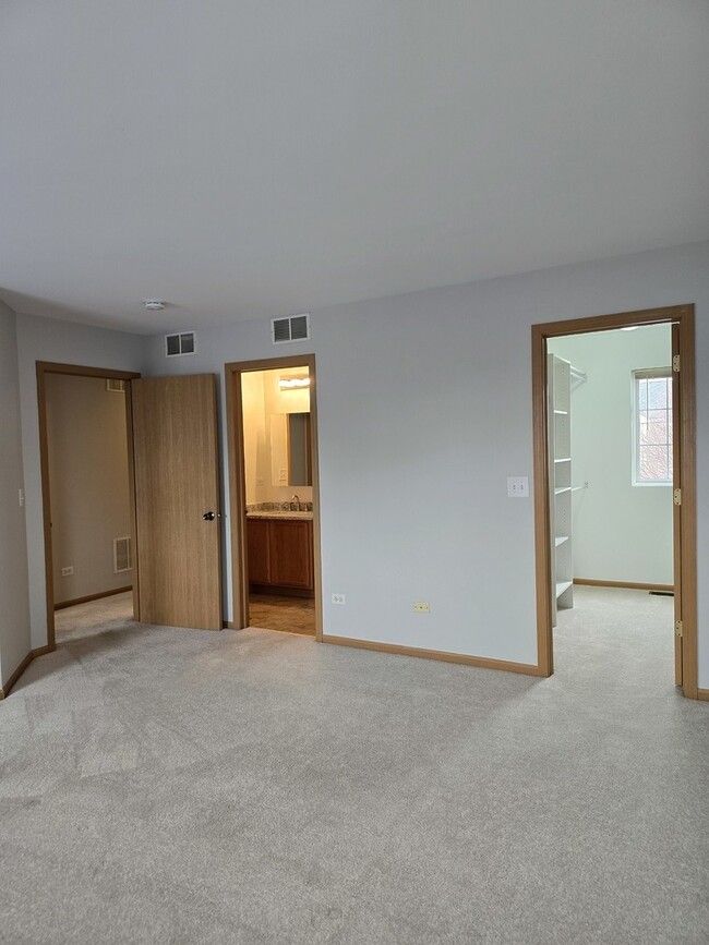 Building Photo - 5006 Syracuse Ct