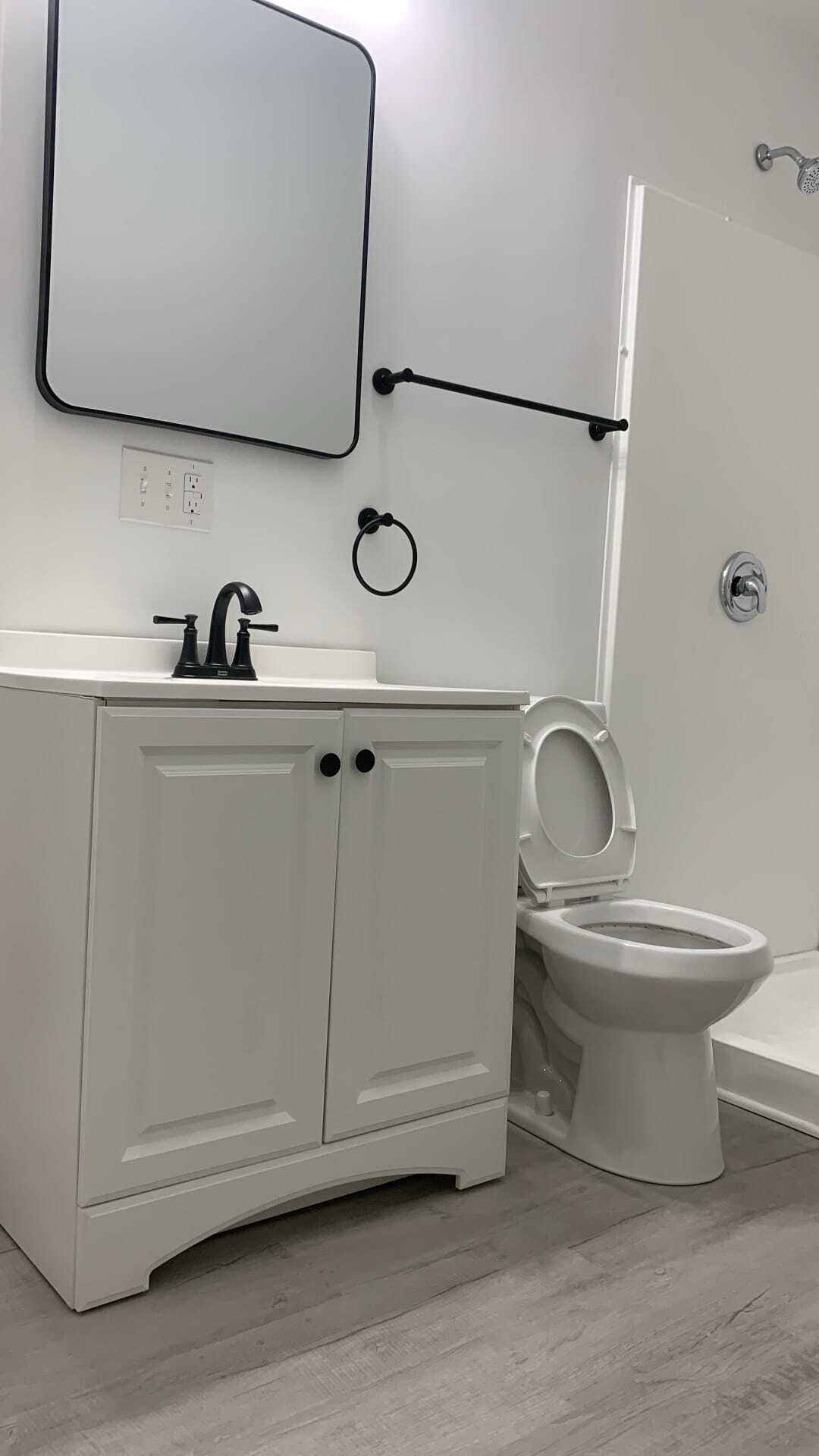 Building Photo - 1337 Barth Ave