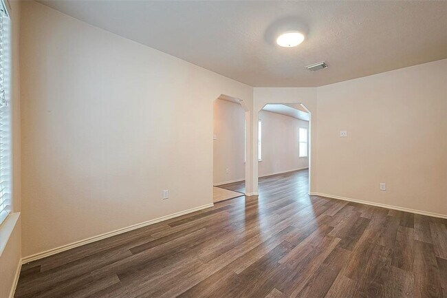 Building Photo - 1123 Desert Palms Ln