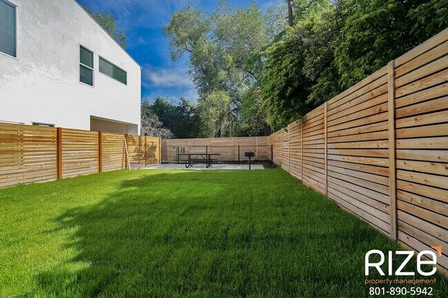 Building Photo - 3359 S 900 E