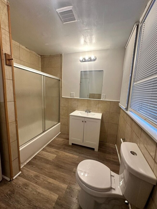 Building Photo - 2761 Baker St