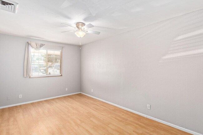 Building Photo - 1918 E Palmcroft Dr