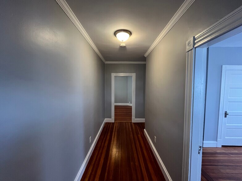 Entry Hallway - 9 Mt Vernon St
