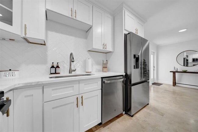 Building Photo - 4924 Shetland Ave