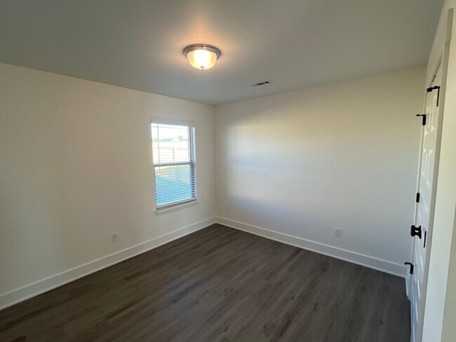 Building Photo - Welcome Home! Beautiful New Build in Republic