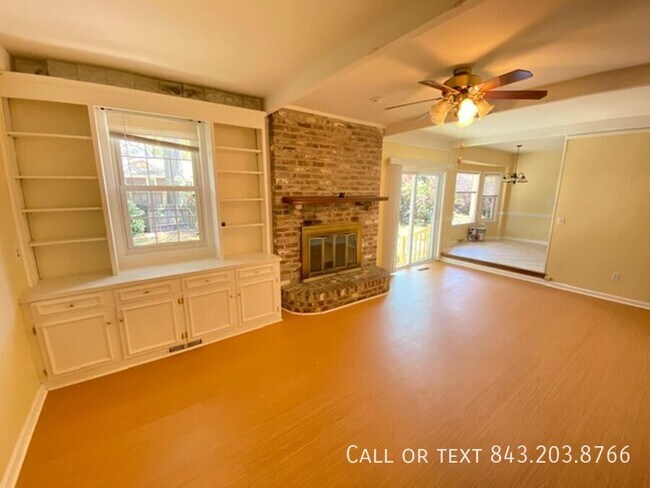 Building Photo - 654 McCutchen St