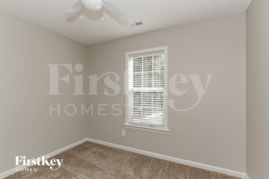 Building Photo - 420 W Henry St