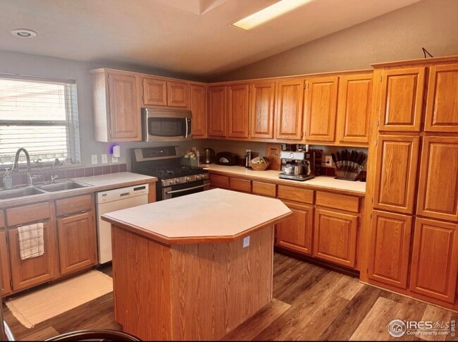 Building Photo - 14625 Bluestem St