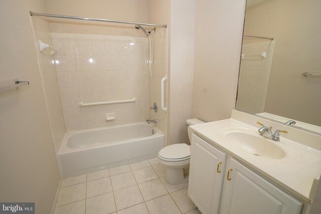 Building Photo - 2115 Ganton Green