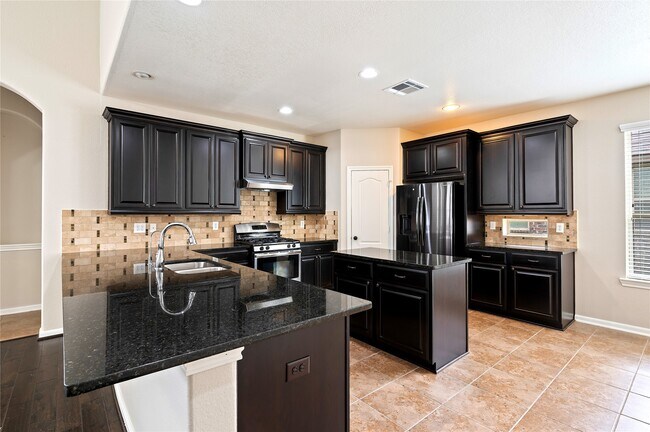 Building Photo - 6526 Hunters Creek Ln