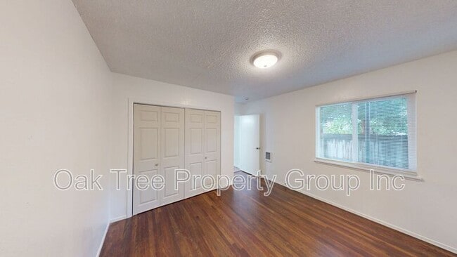 Building Photo - 1648 Russell St