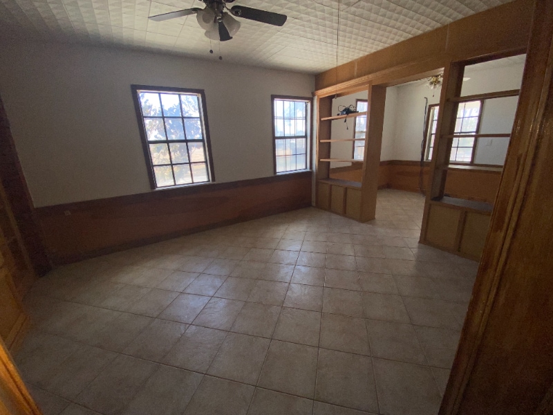 Building Photo - 613 E Expressway 83