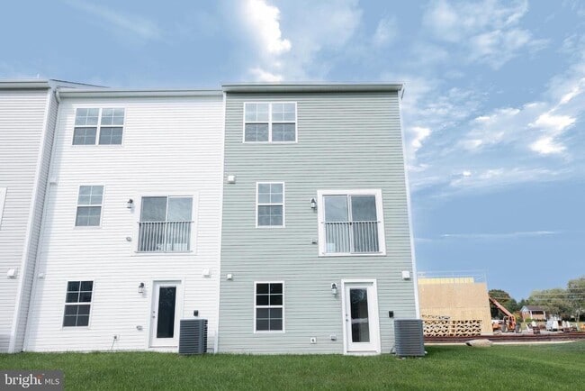 Building Photo - 184 Gray Silver Rd