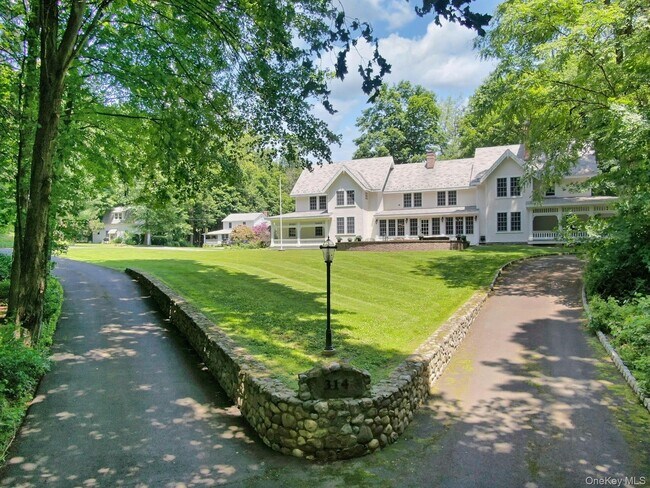 Building Photo - 314 Haverstraw Rd