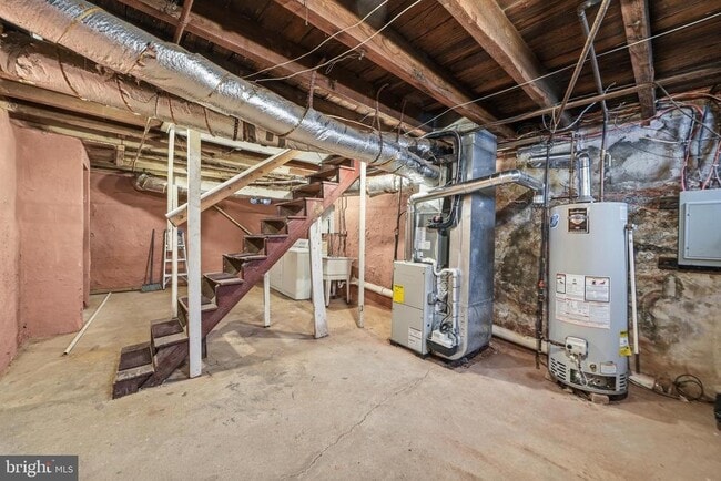 Building Photo - 430 Cross St