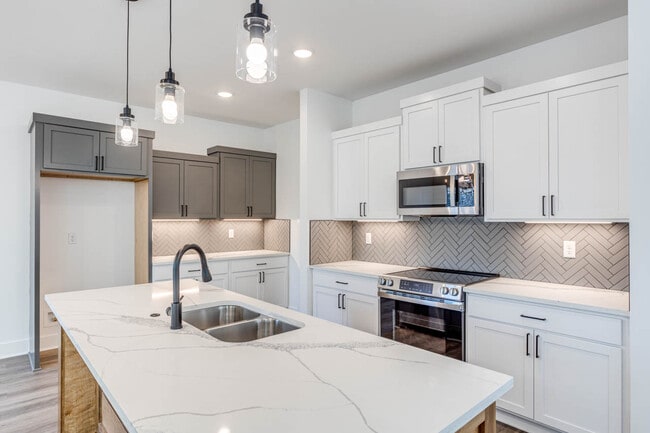 Building Photo - 8441 W 37th Ct N