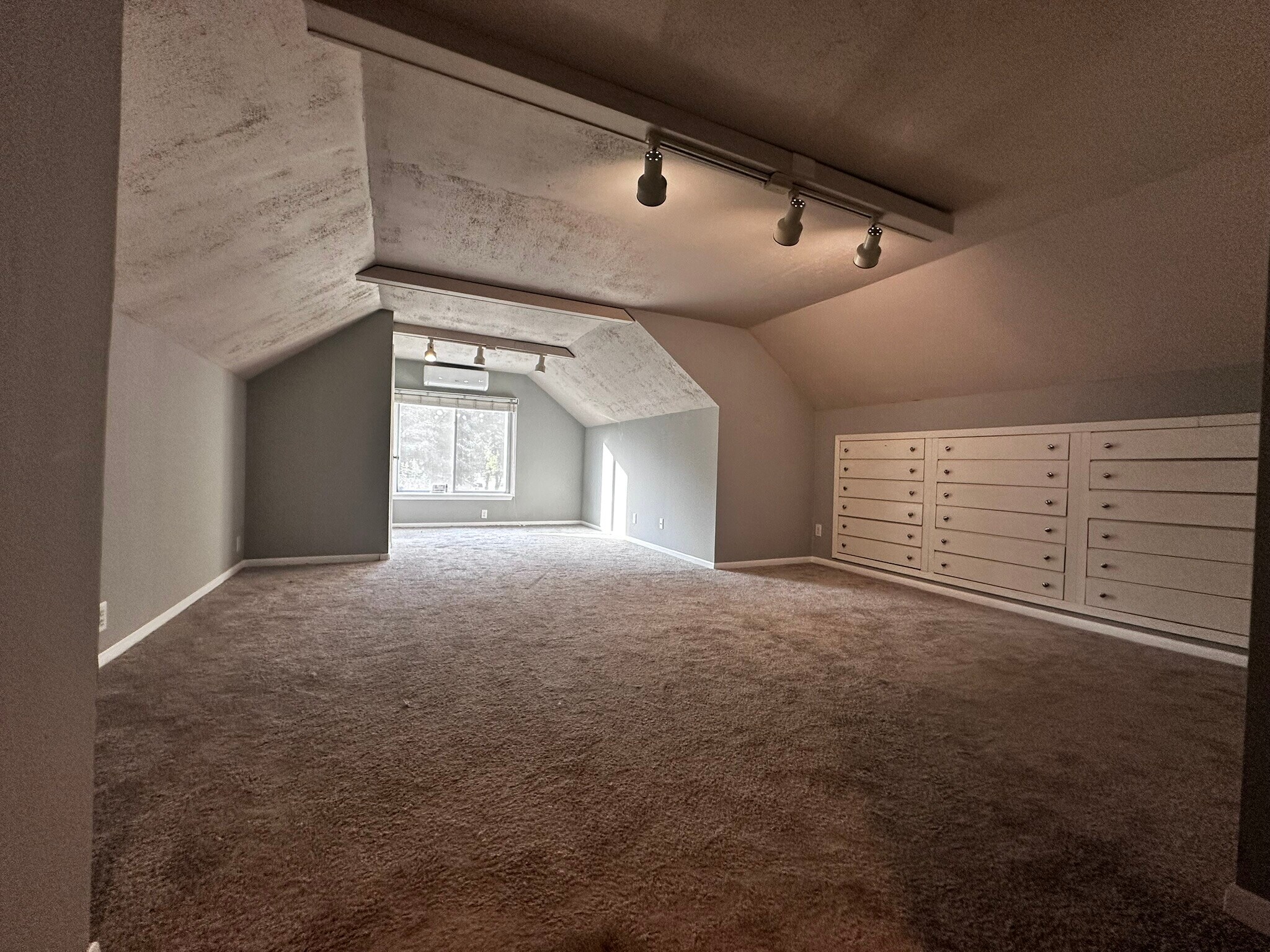 Building Photo - 3858 Wooddale Ave S